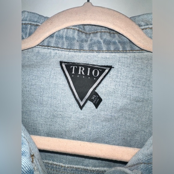 NWT Trio Urban Cropped Distressed Denim Jacket - Picture 7 of 8